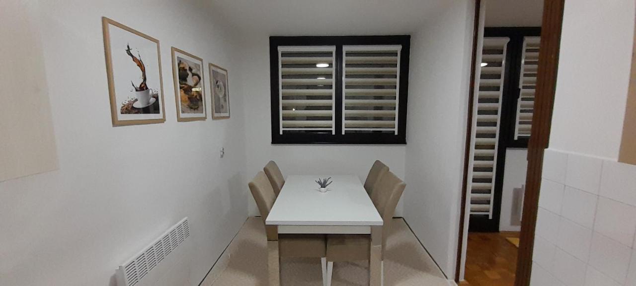 Cozy And Sunny Apartment Near The Airport Saraievo Exterior foto